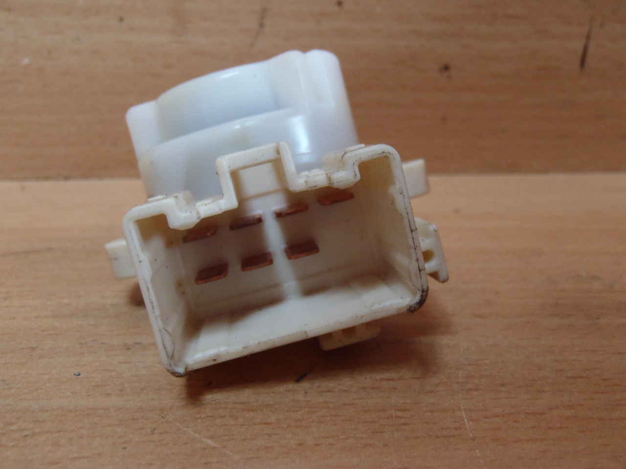 Oříšek pod spínačku