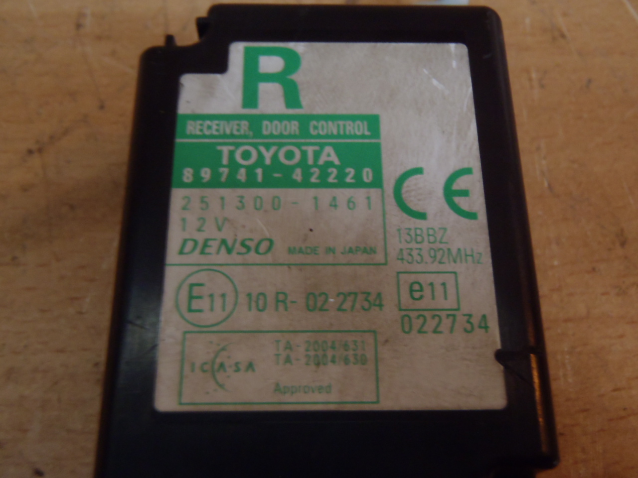 Receiver door control 89741-42220