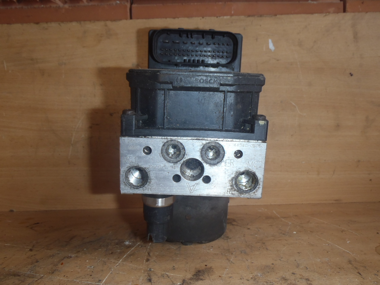 Kostka ABS 44540-05050 89541-05100