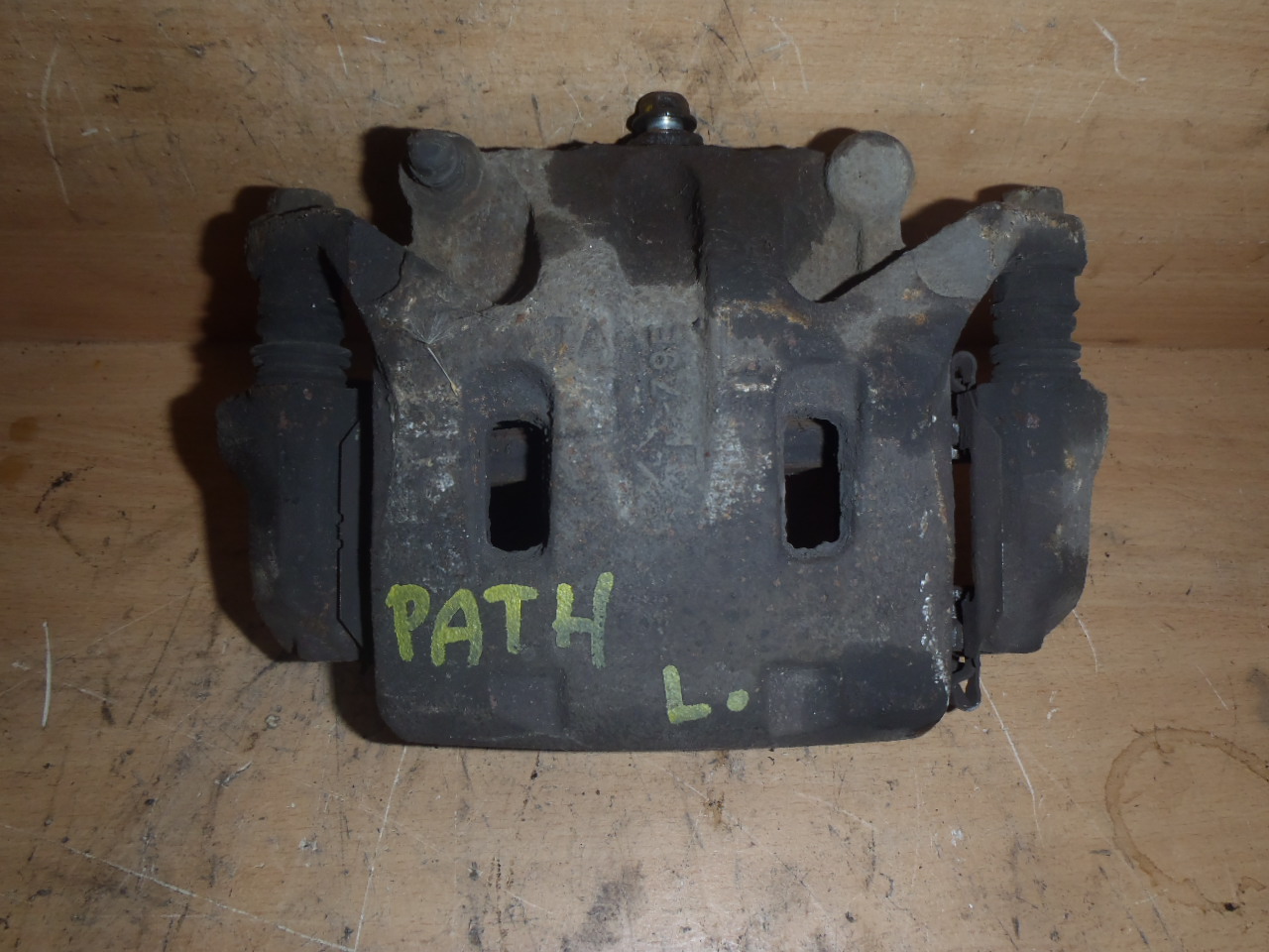 Levý brzdič Pathfinder 2.5 DCI