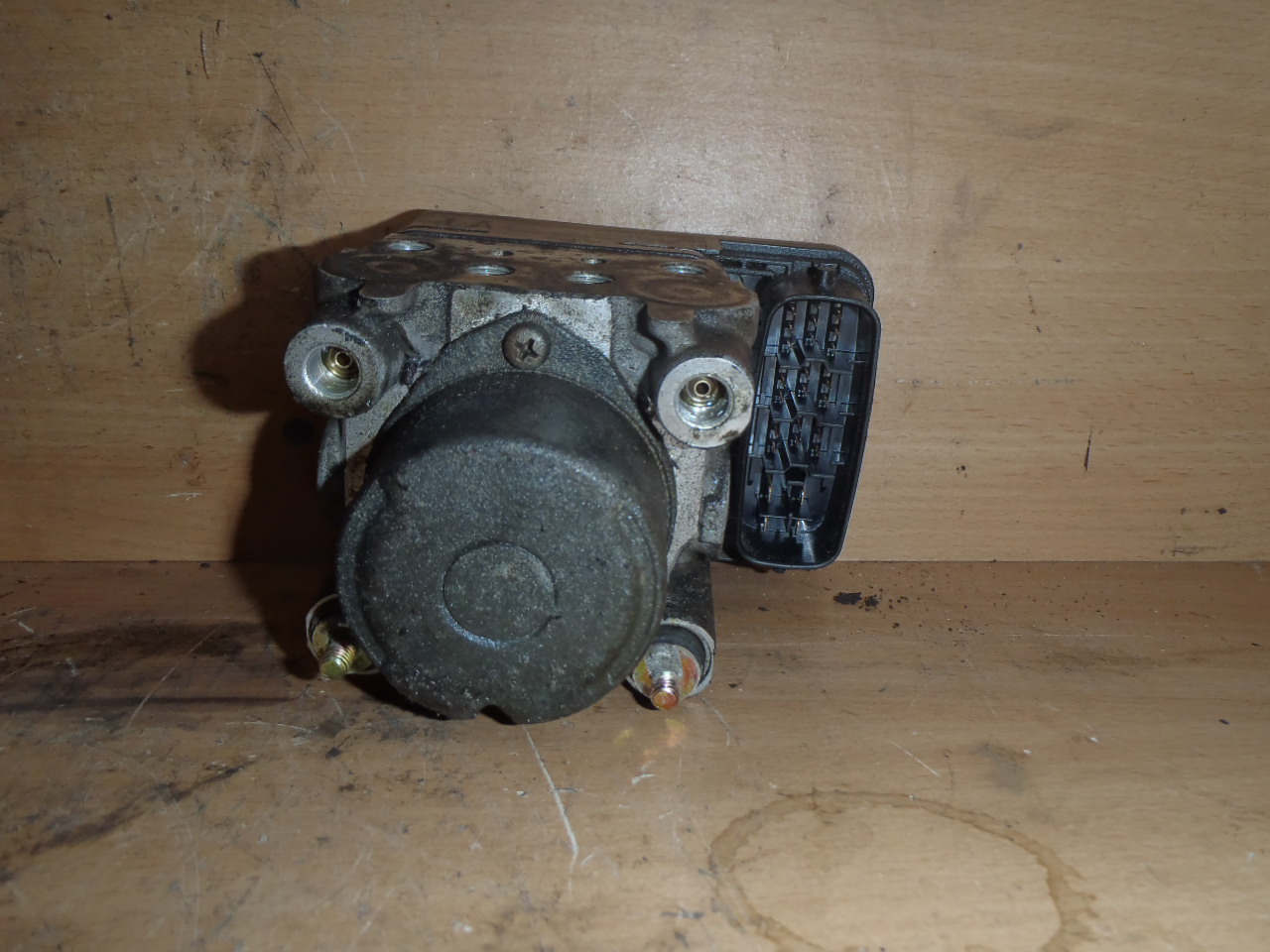 Kostka ABS 1.8 VVT-i 44510-42070