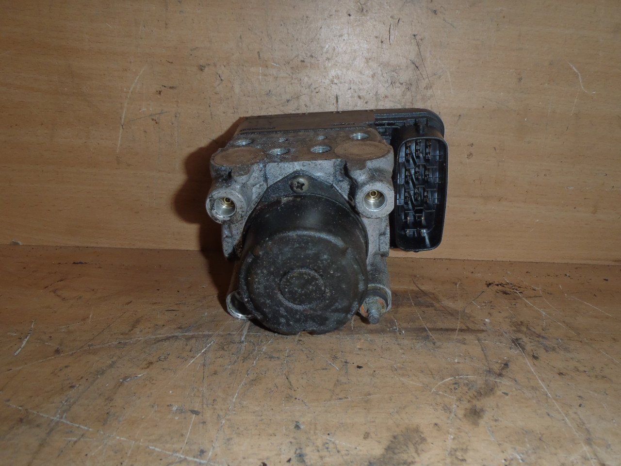 Kostka ABS 1.8 VVT-i 44510-17090