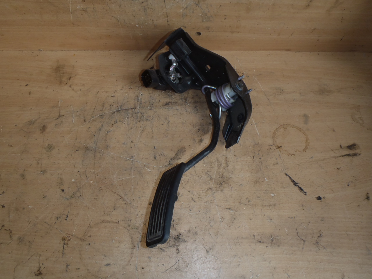 Pedál plynu s potenciometrem D4D,D-CAT