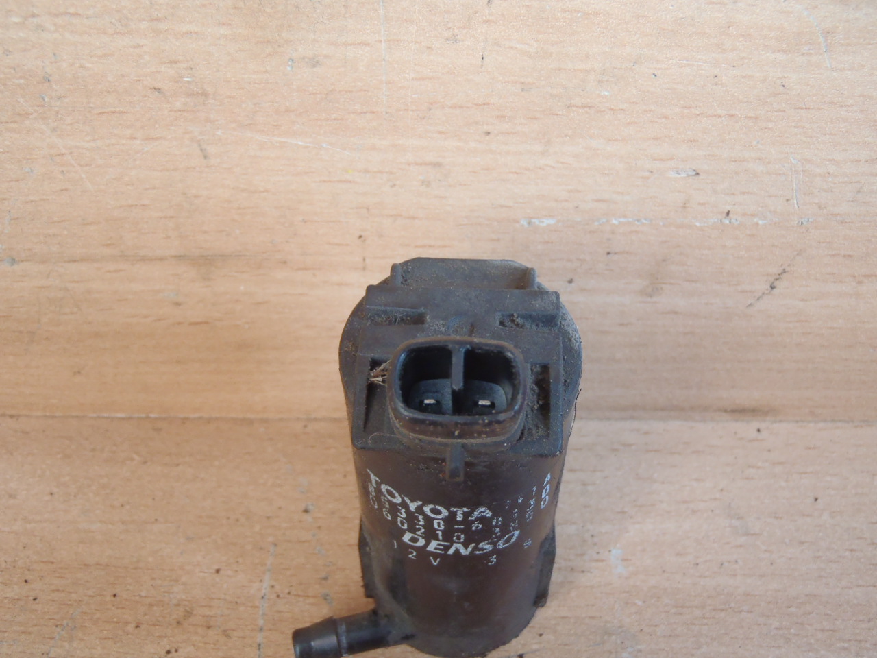 Motorek ostřikovačů