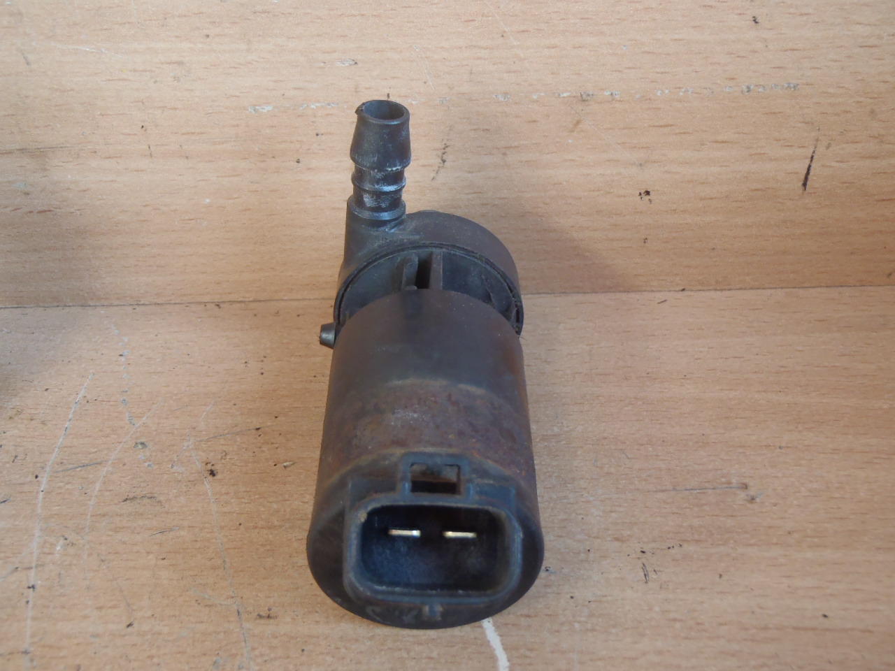 Motorek ostřikovačů