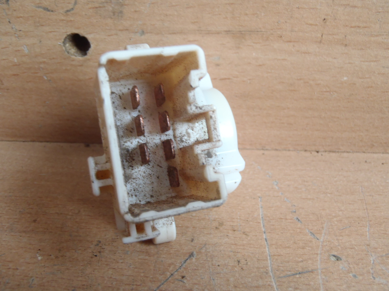 Oříšek pod spínačku