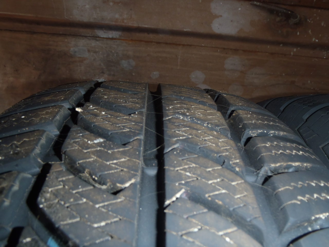 Continental VancoWinter 2 235/65/R16C