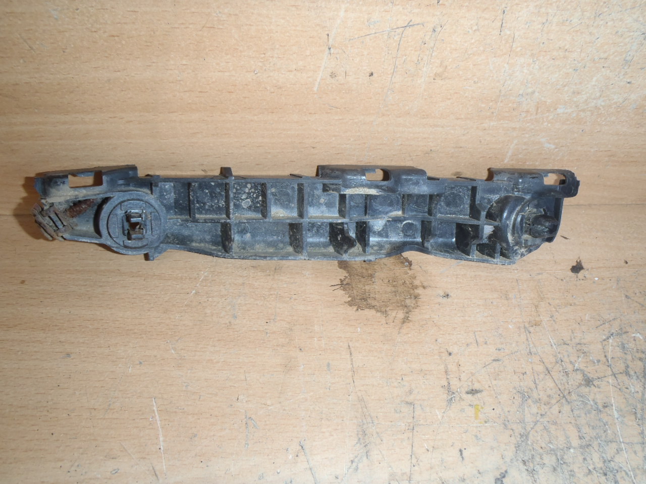 L.P držák nárazníku