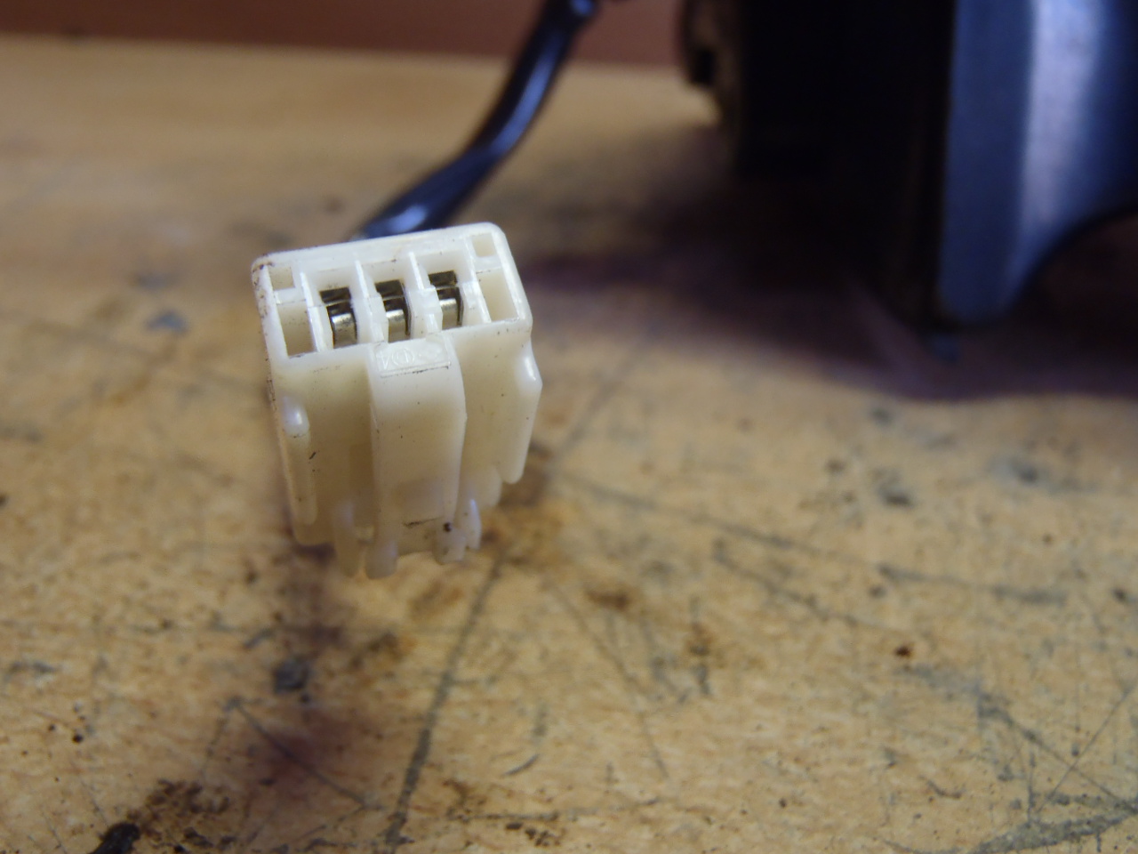 Pravé zrcátko elektrické