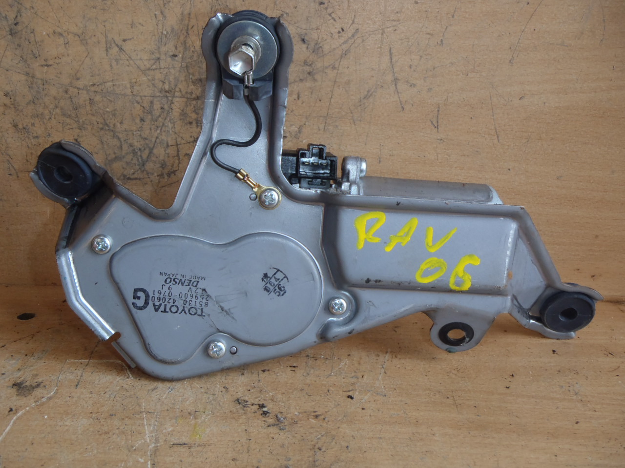 Motorek zadního stěrače dveře s rezervou 85130-42060