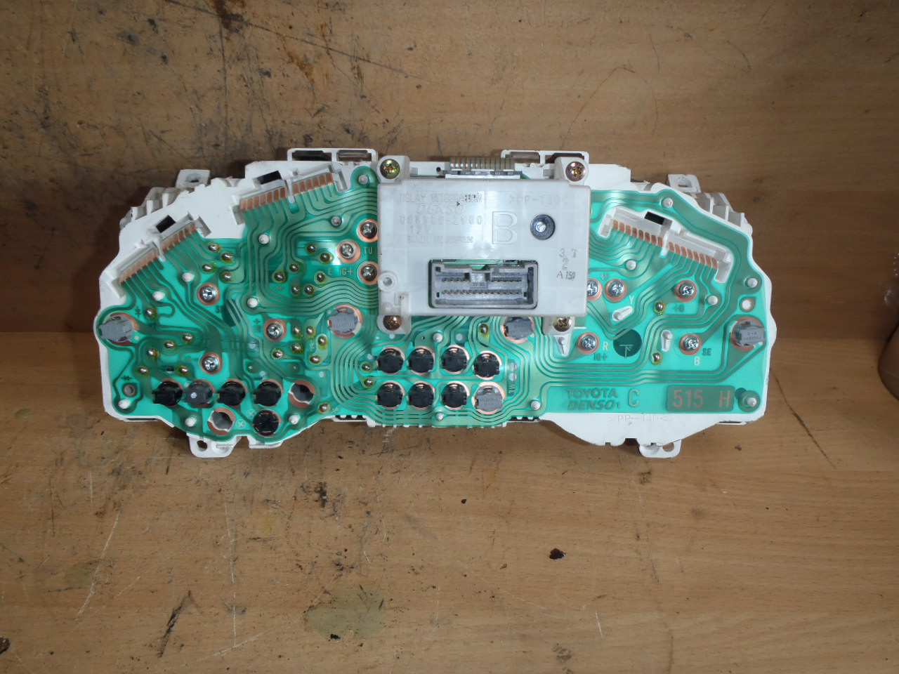 Budíky 2.0i automat D02