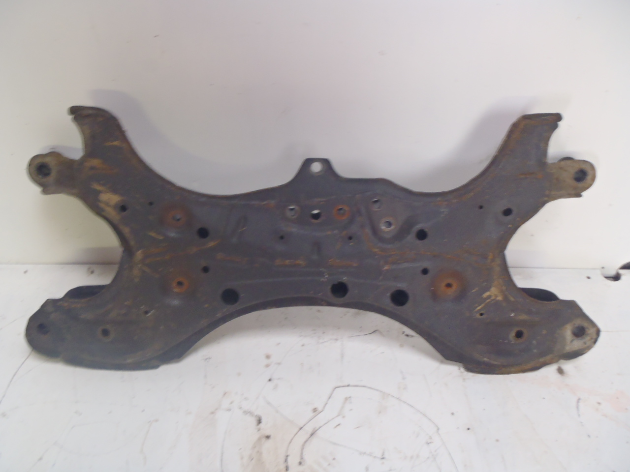 Přední nápravnice E12