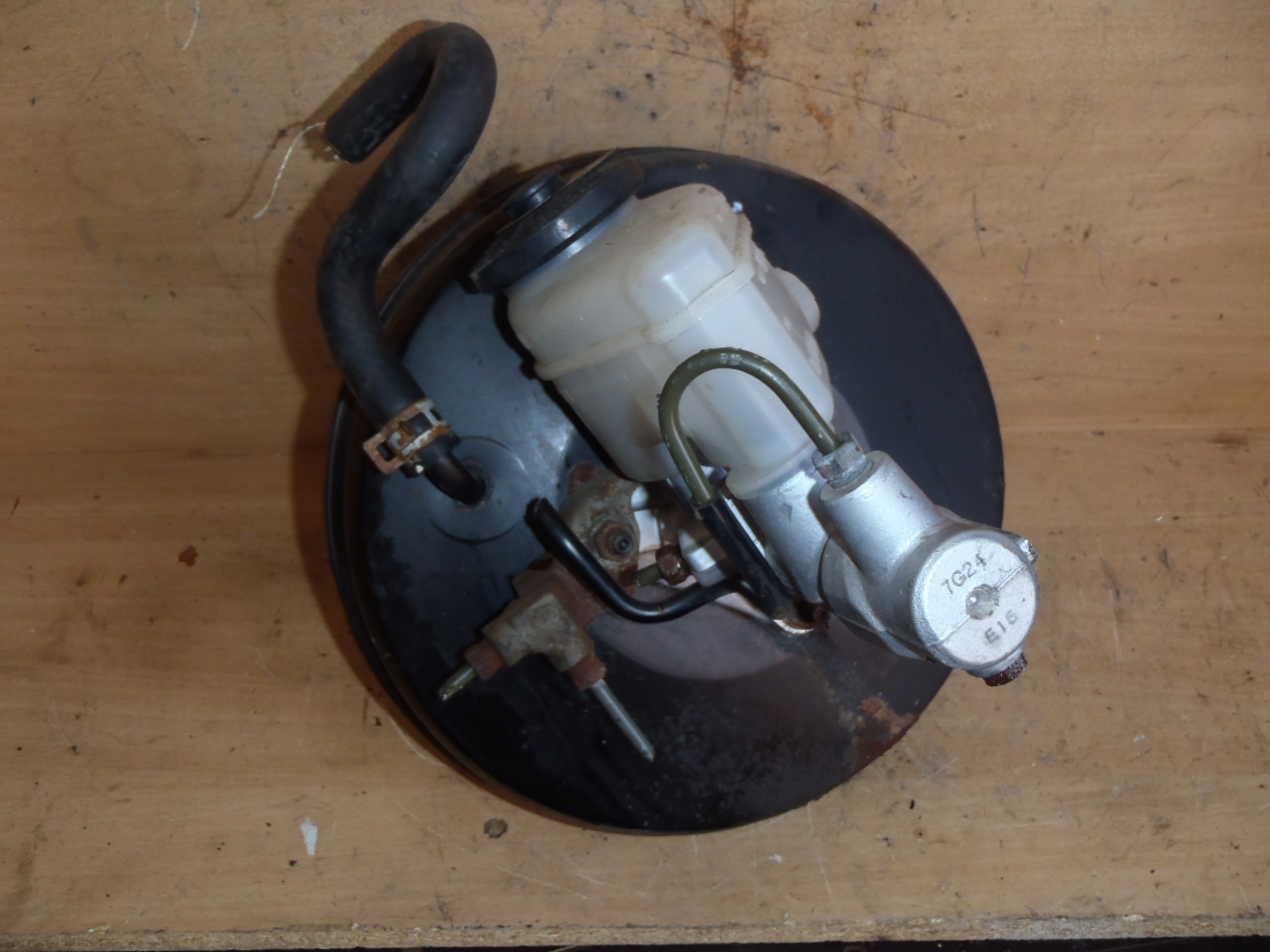 Brzdový válec s posilovačem