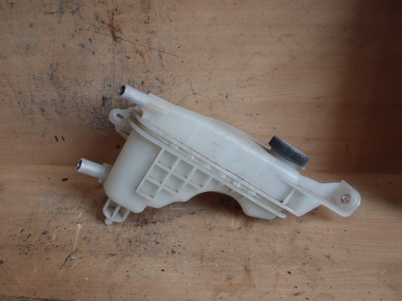 Expanzní nádobka 1.33 Dual VVT-i