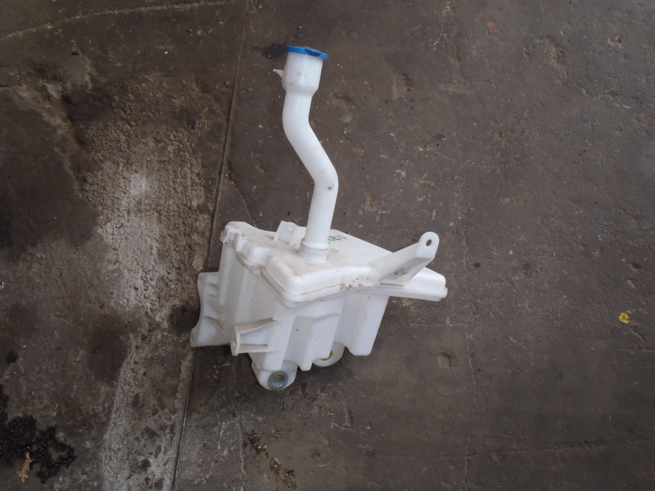 nádobka ostřikovačů