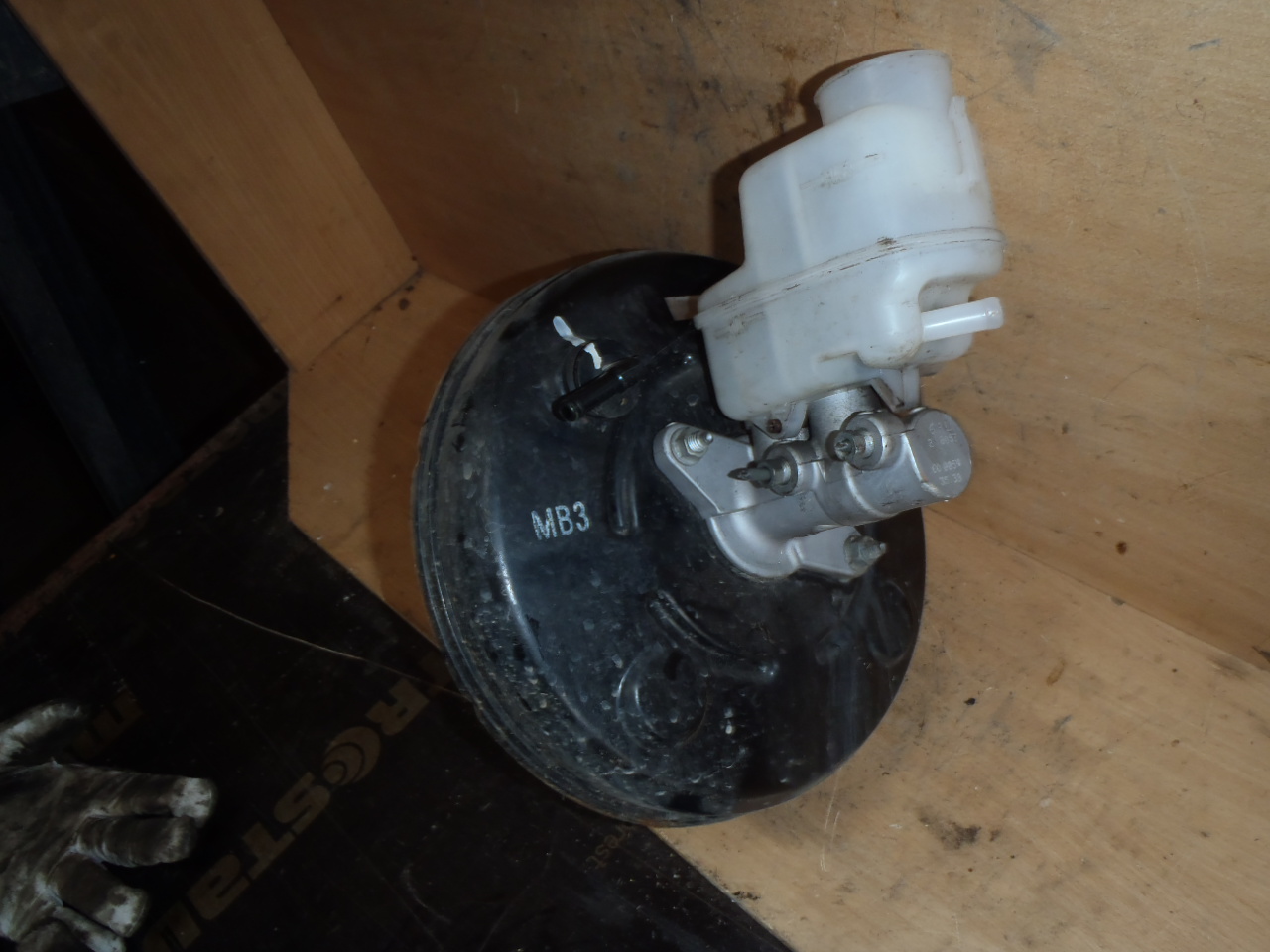 Brzdový válec + posilovač