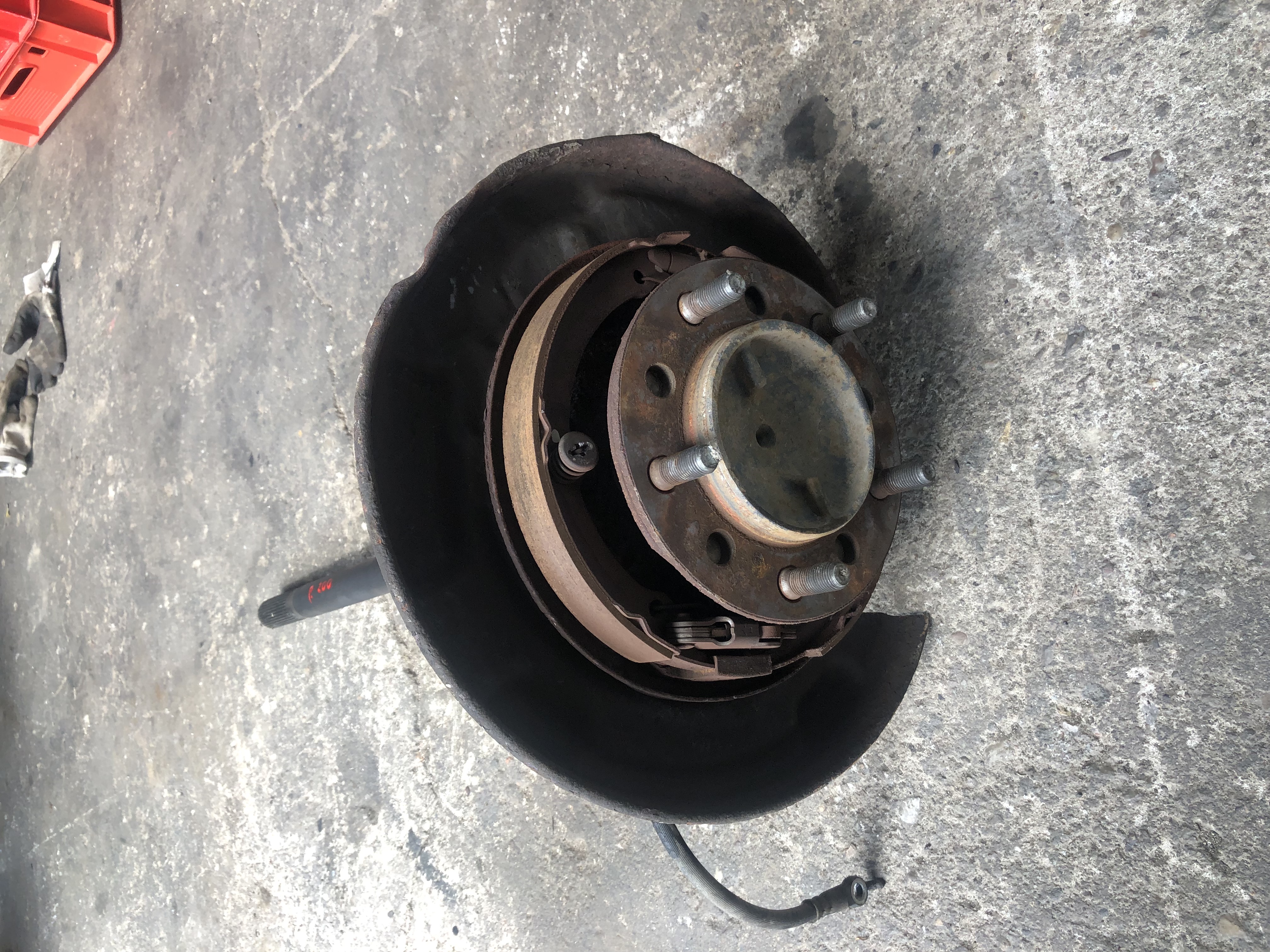 Pravá zadní poloosa