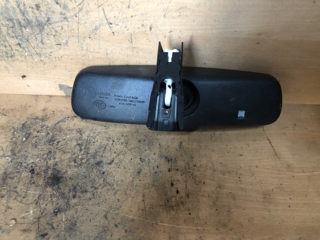 Vnitřní zpětné zrcátko