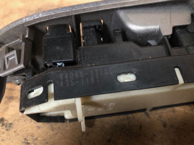 Ovládání oken 84040-33100