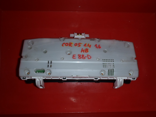 Přístrojová deska Toyota Corolla E88-d