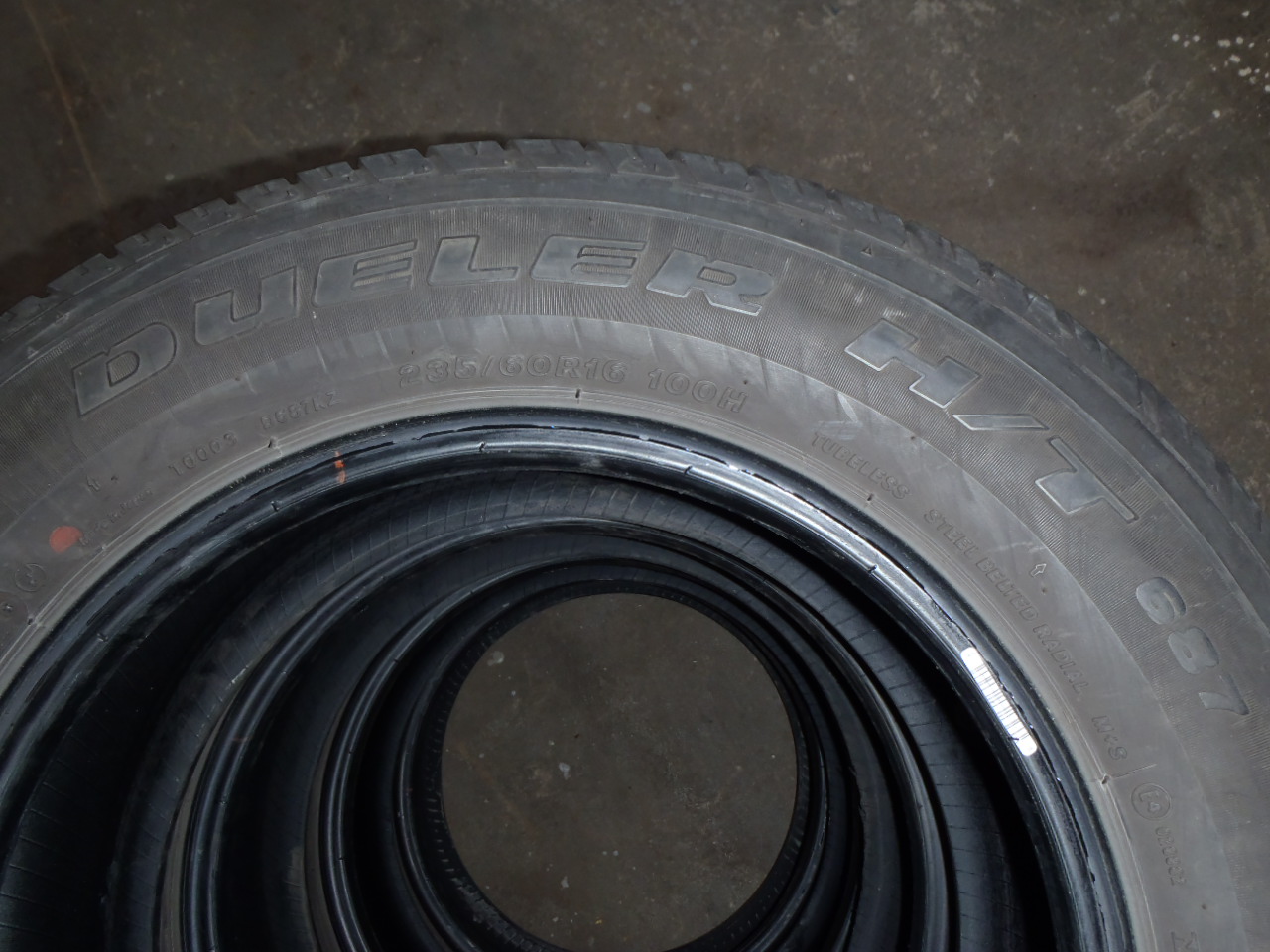 Pneu 235/60/R16 Bridgestone