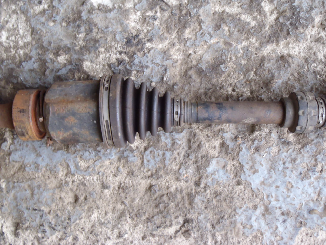 Pravá přední poloosa