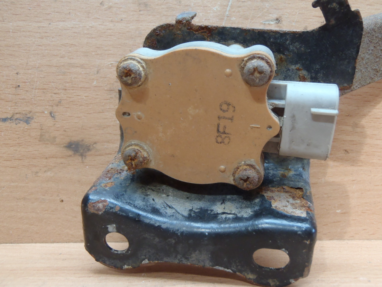 Motorek zdvihu podvozku L.P.