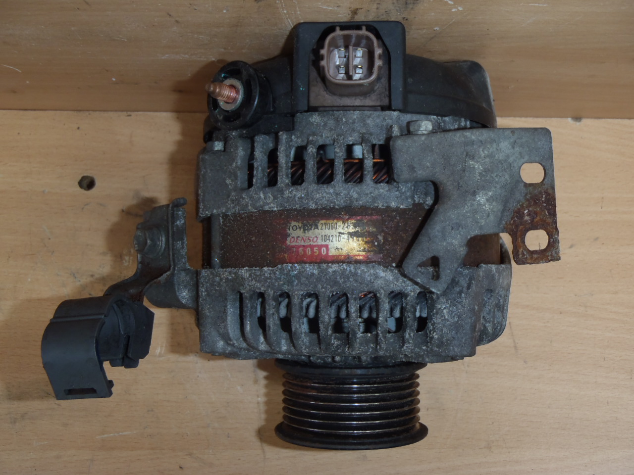 Alternátor  2.0 VVT-i