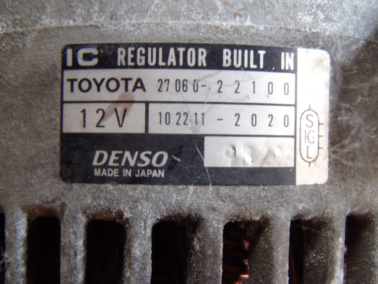 Alternátor 1.8 VVT-i