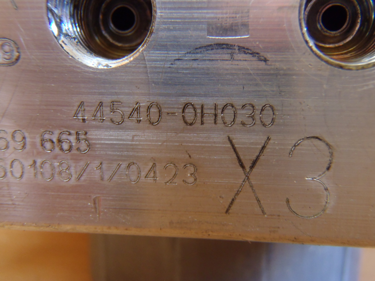 Kostka ABS 1.0 VVT-i NOVÝ DÍL