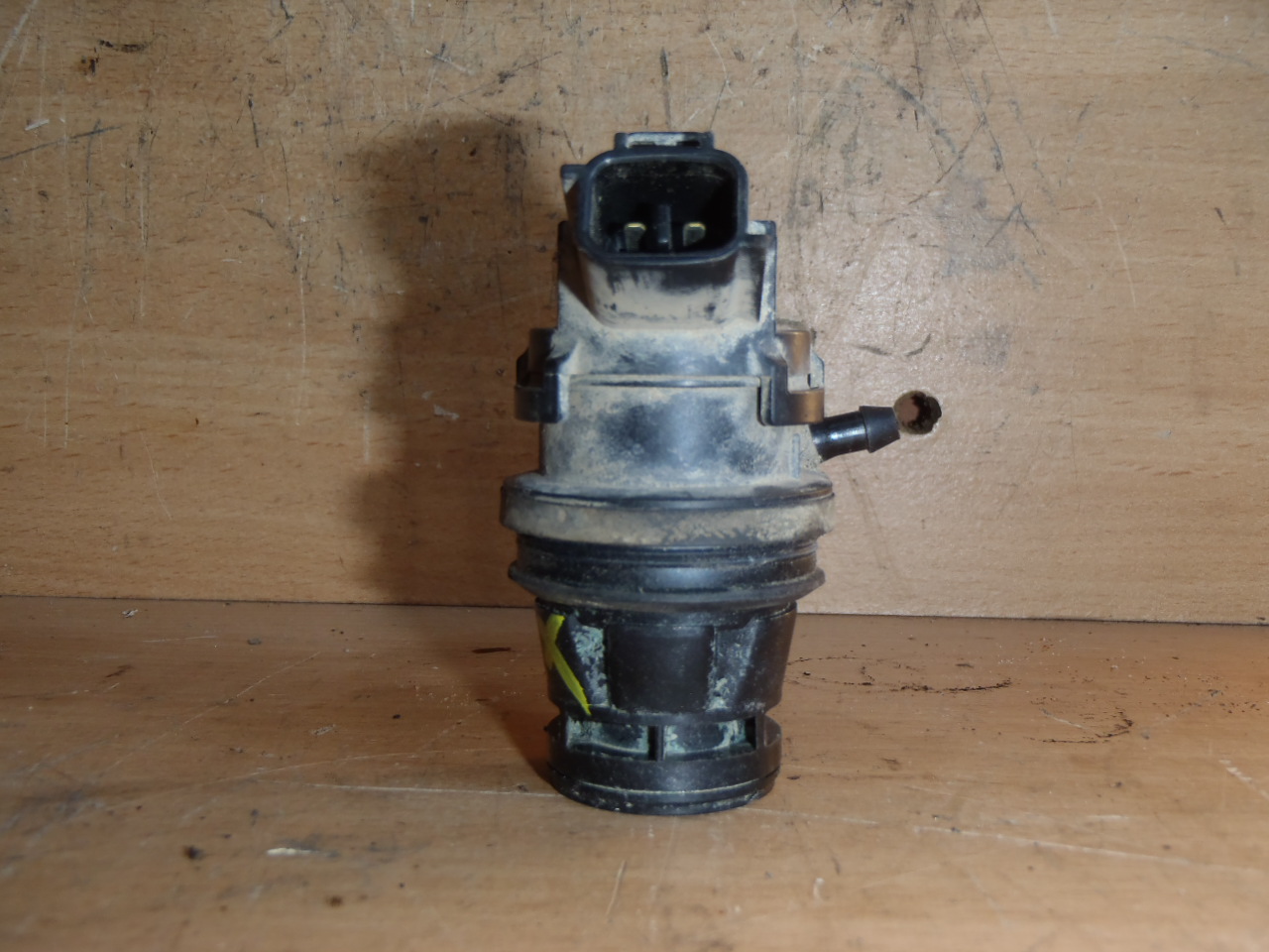 Motorek ostřikovače