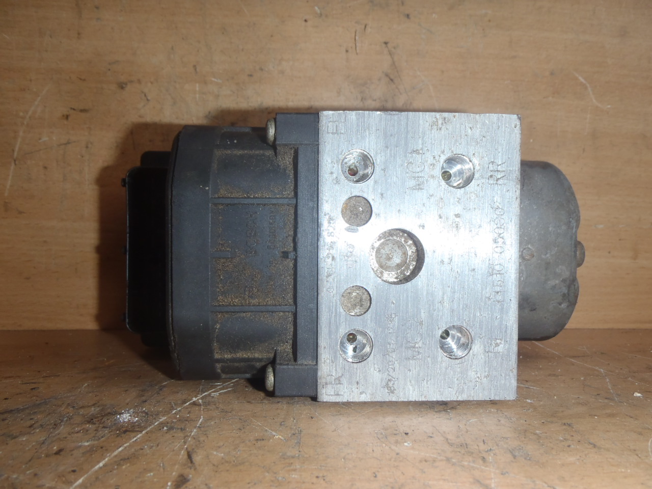 Kostka ABS 2.0 D4D 44510-05030