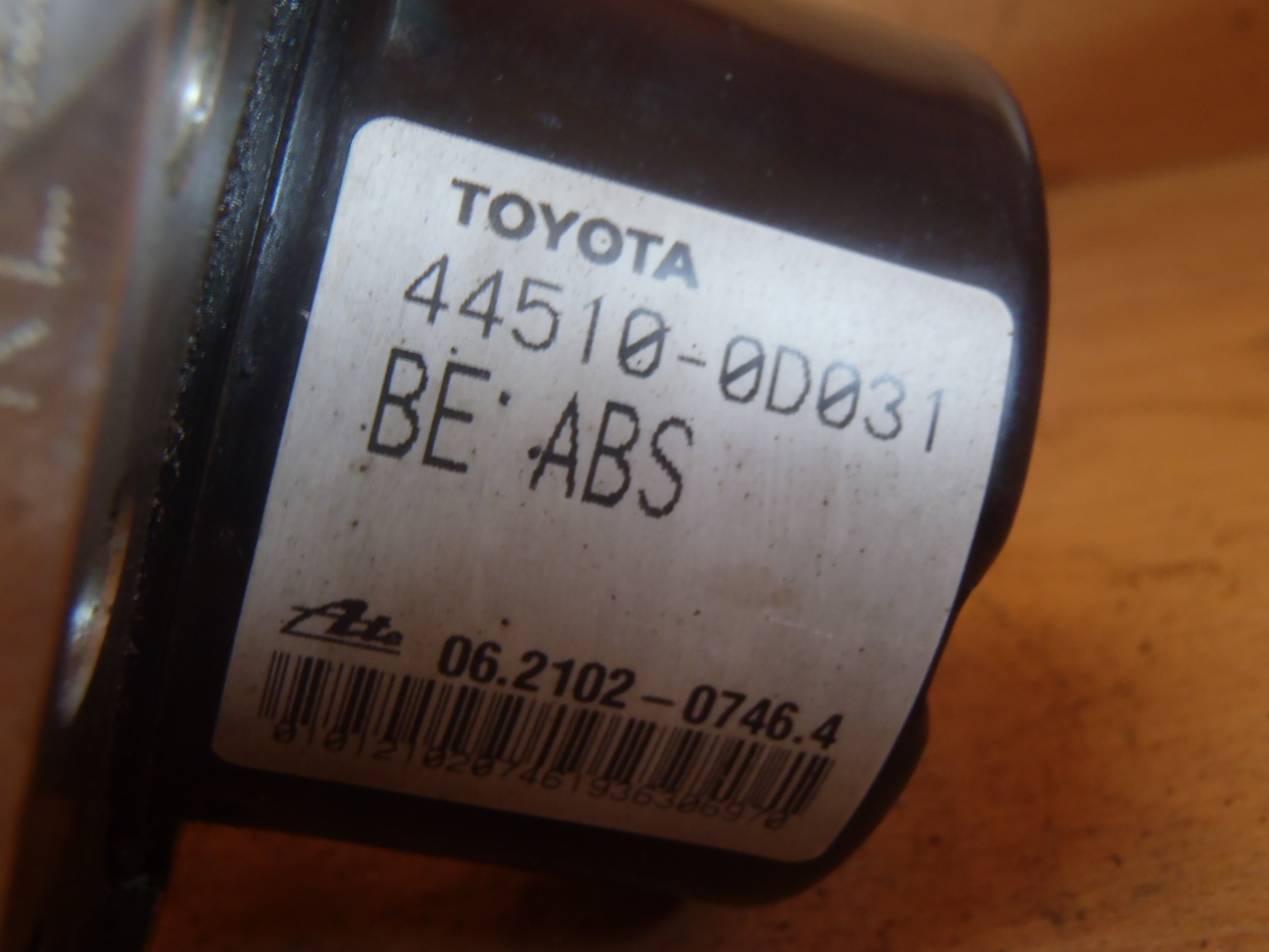 Kostka ABS 1.0 VVT-i 89541-0D040