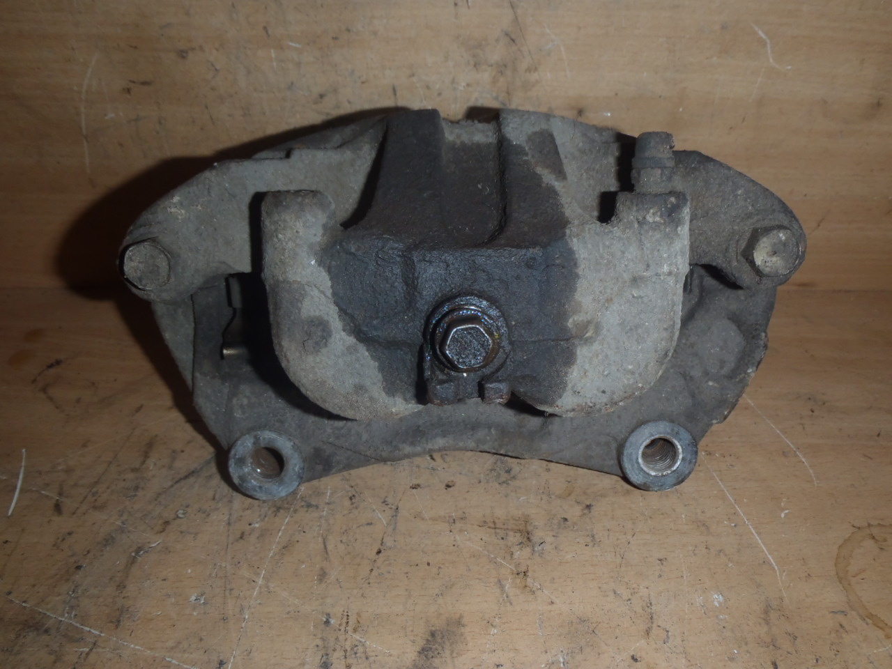 Levý brzdič Pathfinder 2.5 DCI