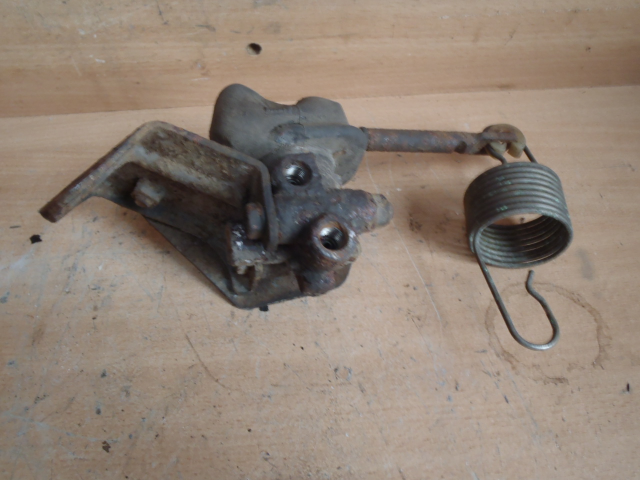 Omezovač brzdového tlaku