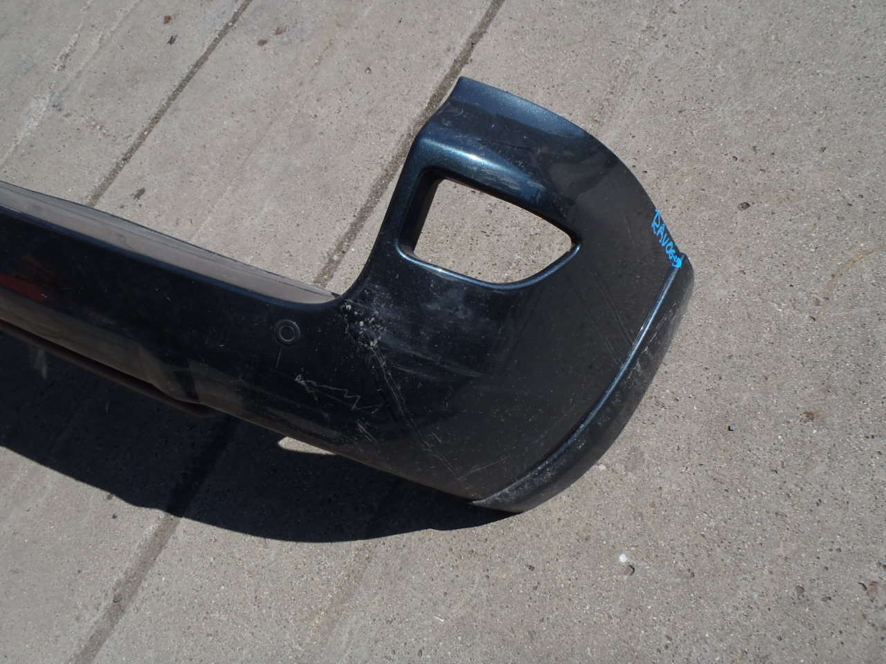 Zadní nárazník Rav 4 