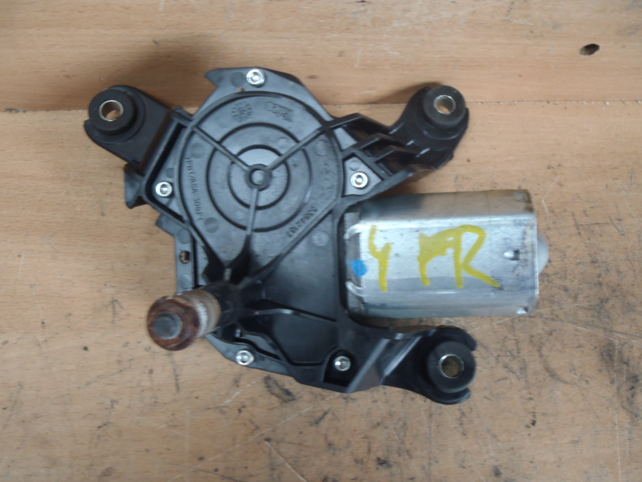 Motorek zadního stěrače "francouz,,