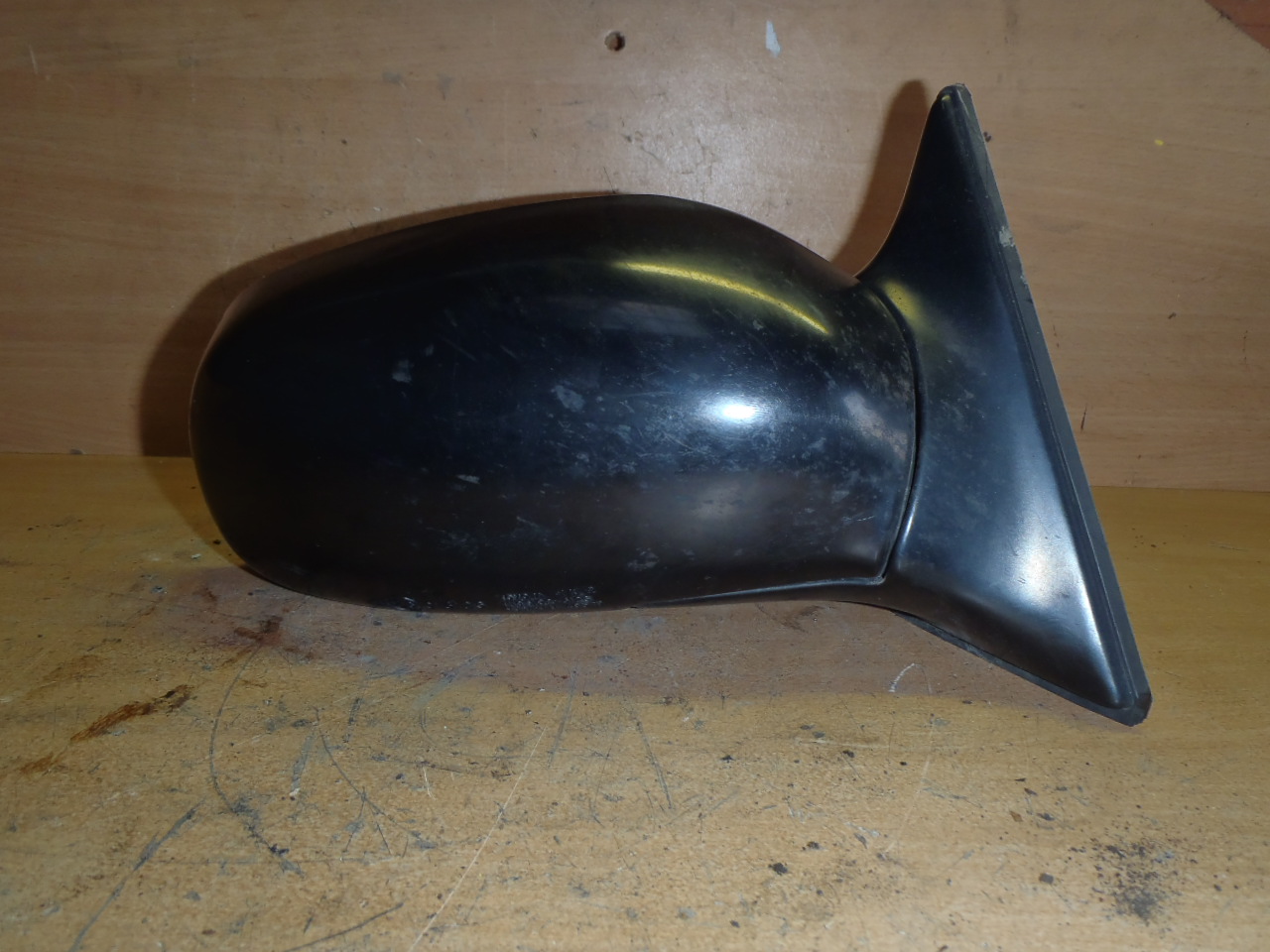 Pravé zrcátko elektrické