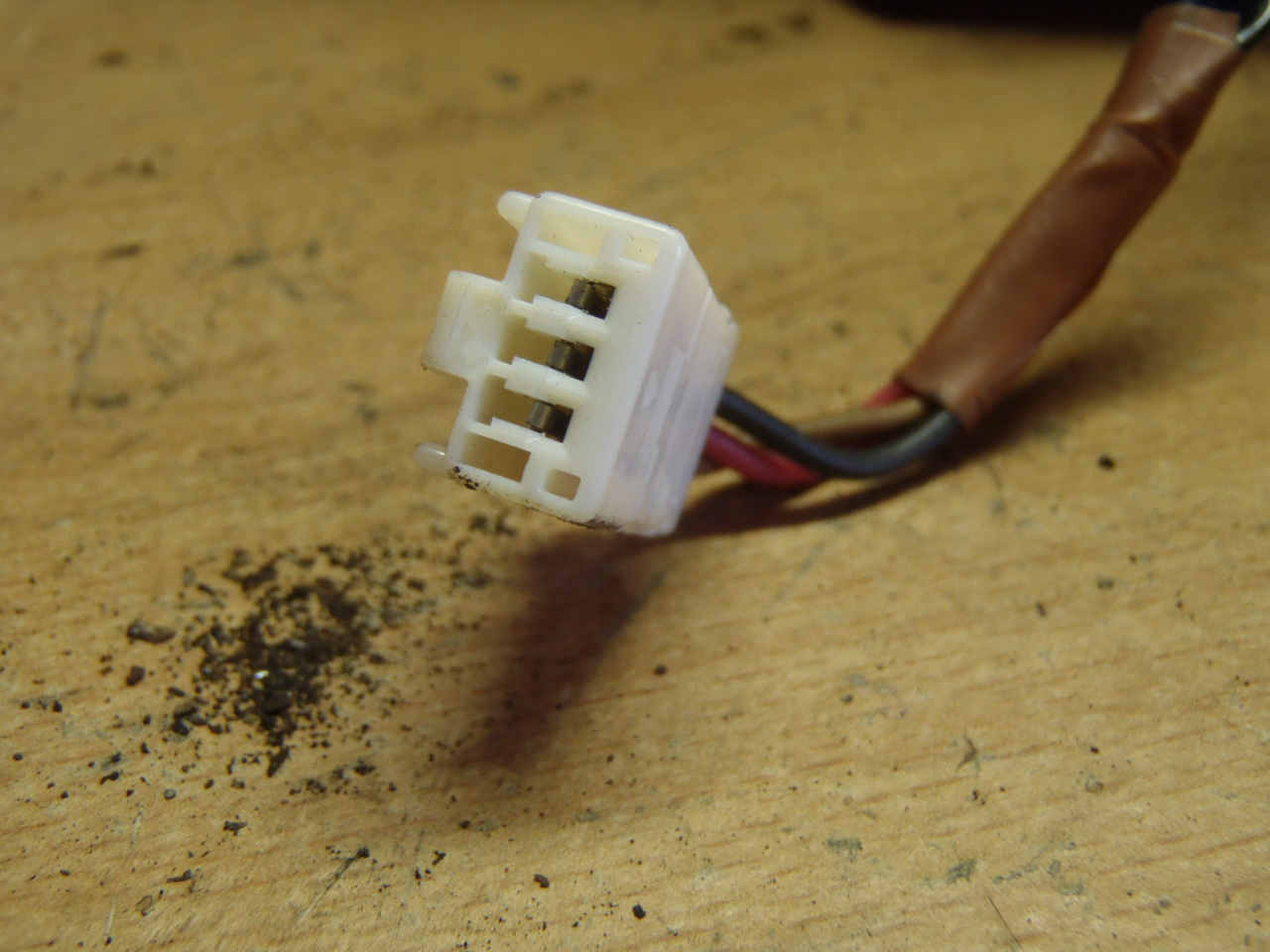 Levé zrcátko elektrické