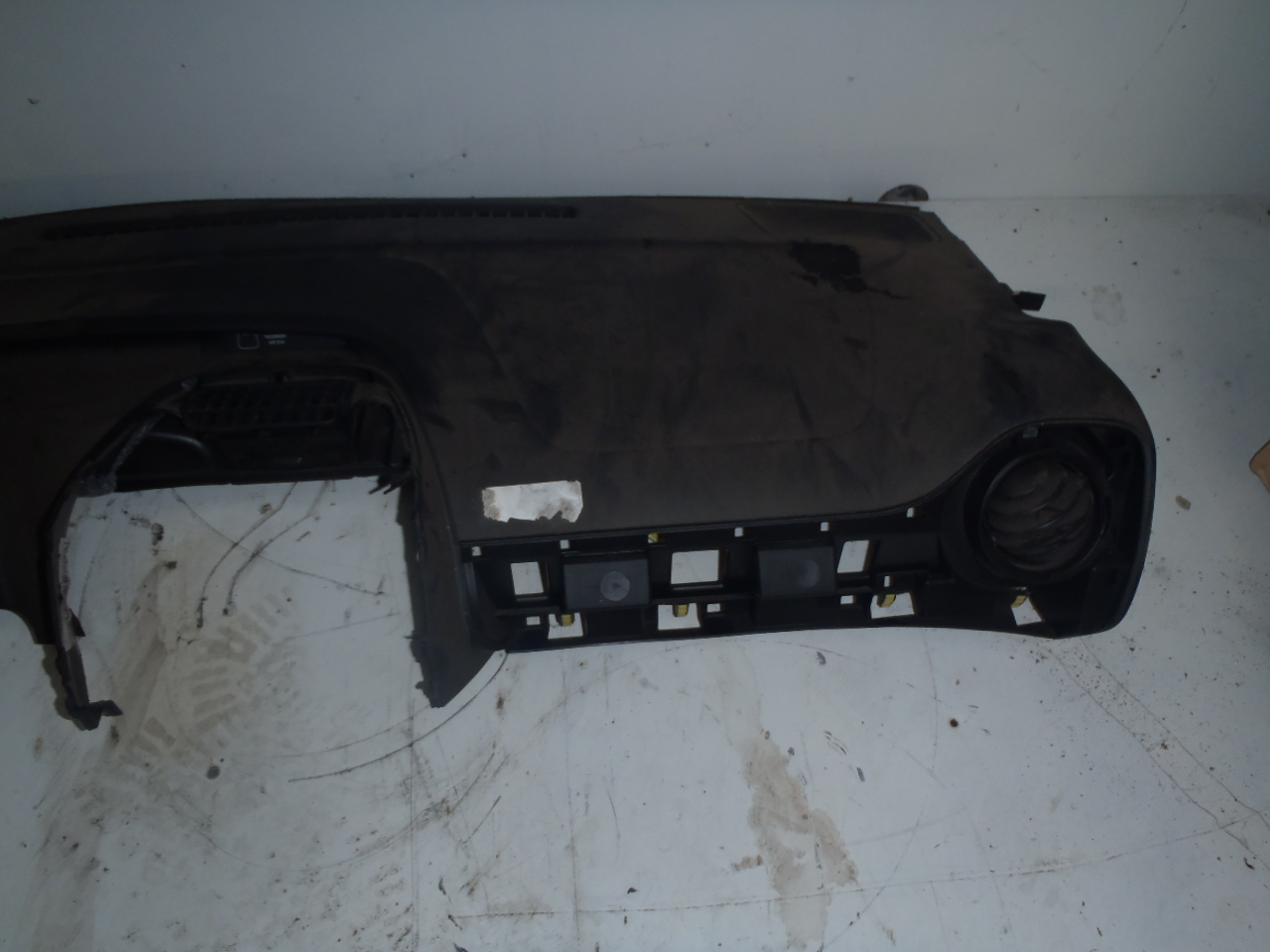 Palubní deska s airbagem