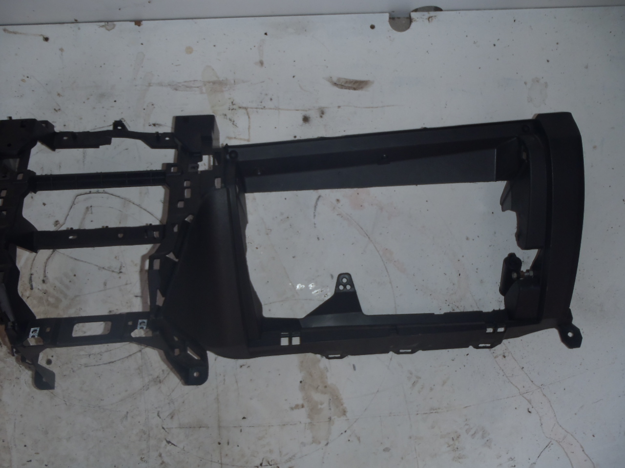 Spodní díl palubní desky