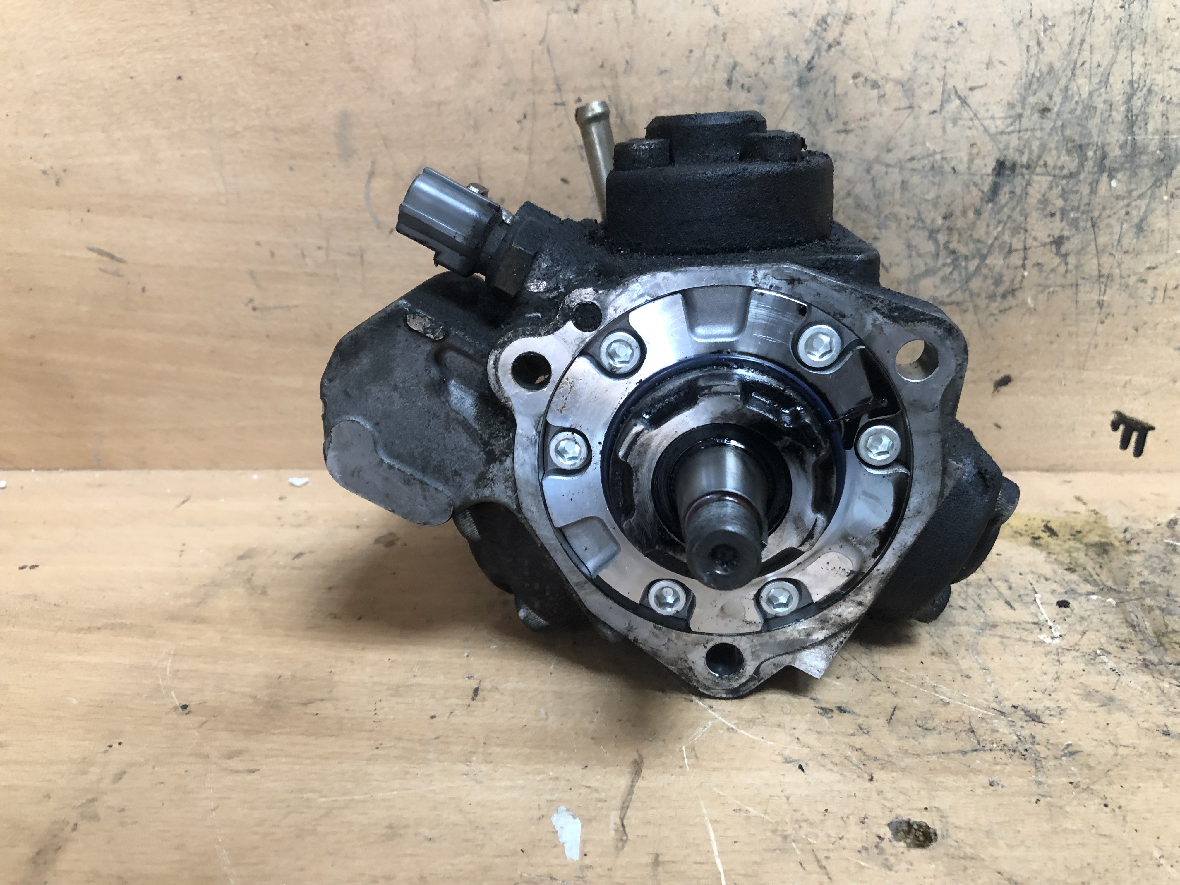 Naftové čerpadlo 22100-51041