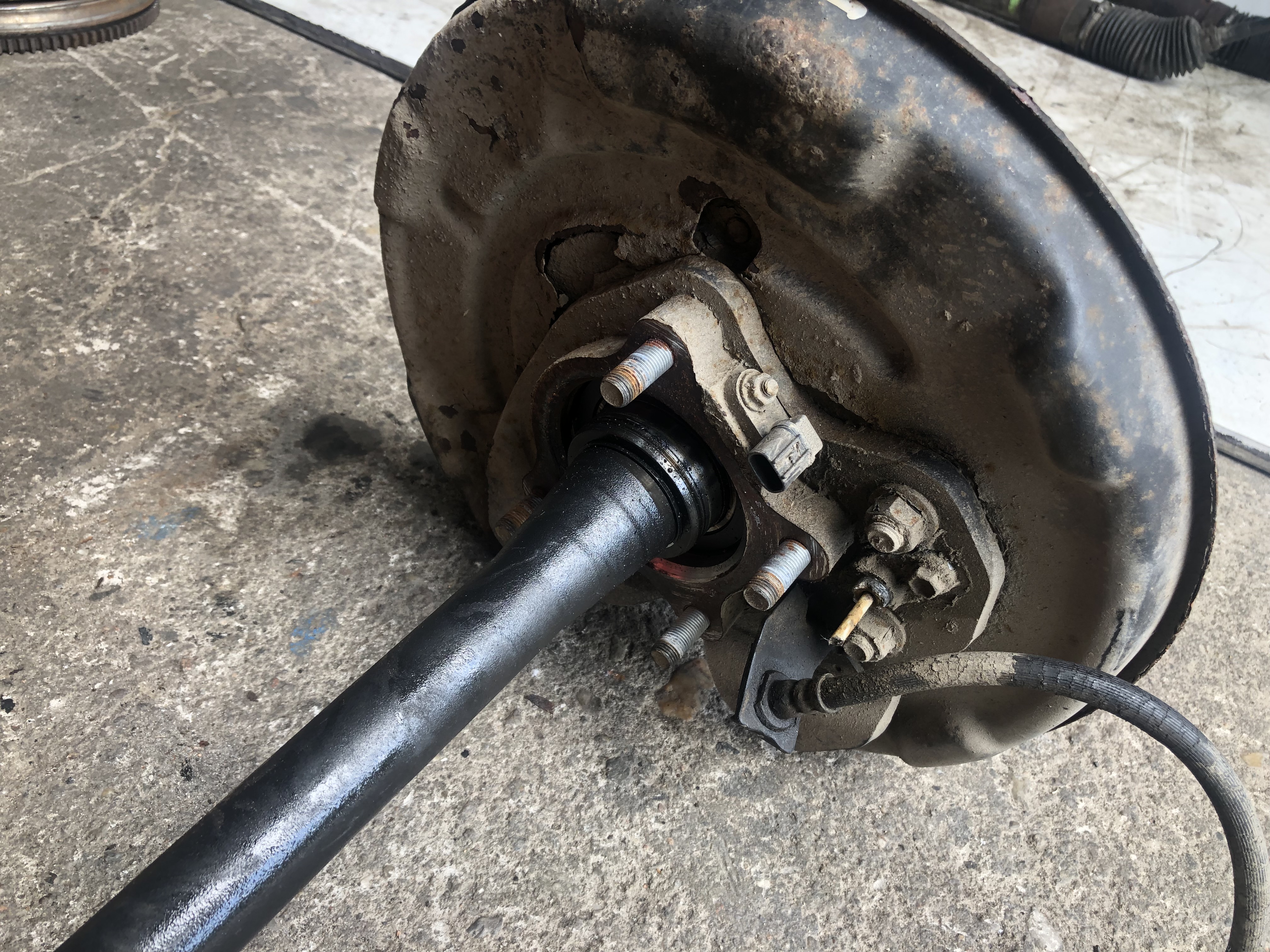 Pravá zadní poloosa