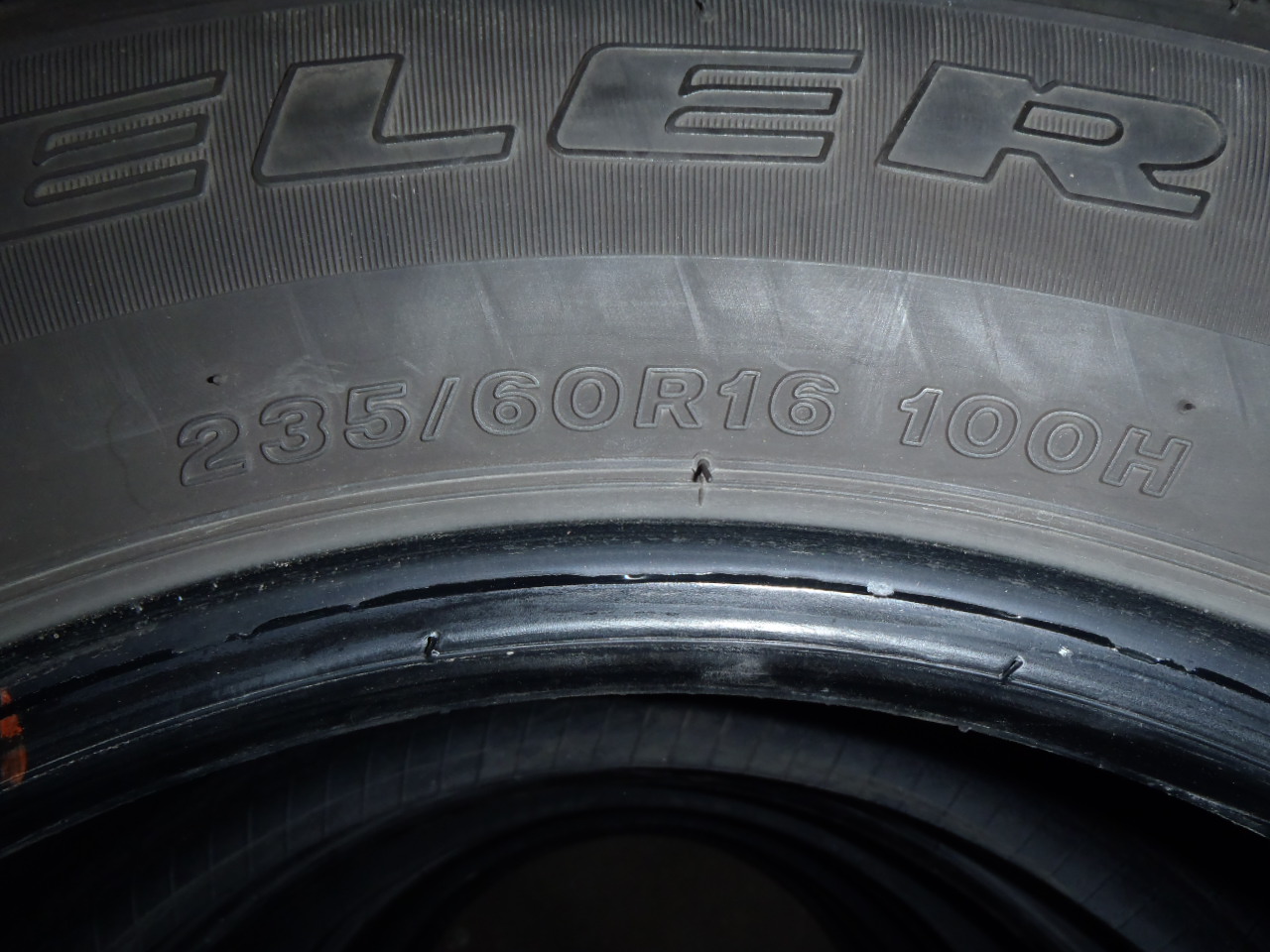 Pneu 235/60/R16 Bridgestone