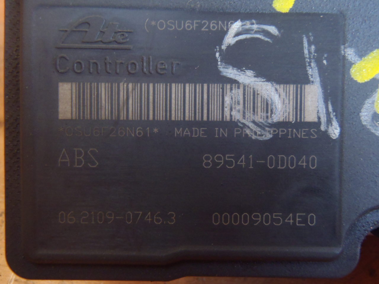 Kostka ABS 1.0 VVT-i 89541-0D040