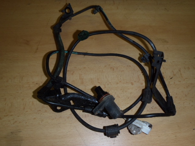 Čidlo ABS pravé Toyota Hilux 3.0 D4D automat