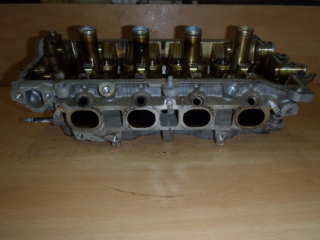 Hlava motoru Toyota Corolla 1.4i 1997-2000