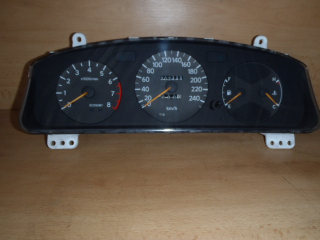 Přístrojová deska Toyota Carina E  T18